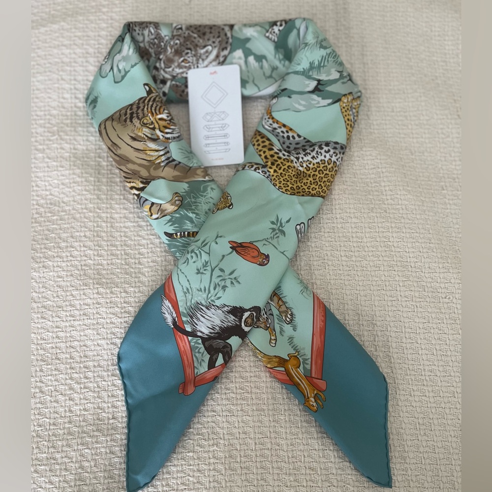 Hermes silk scarf - tendersse feline - pristine - 90 cm sq